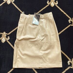 Terry Lewis Classic Luxuries Cream Pencil Skirt for Cocktail